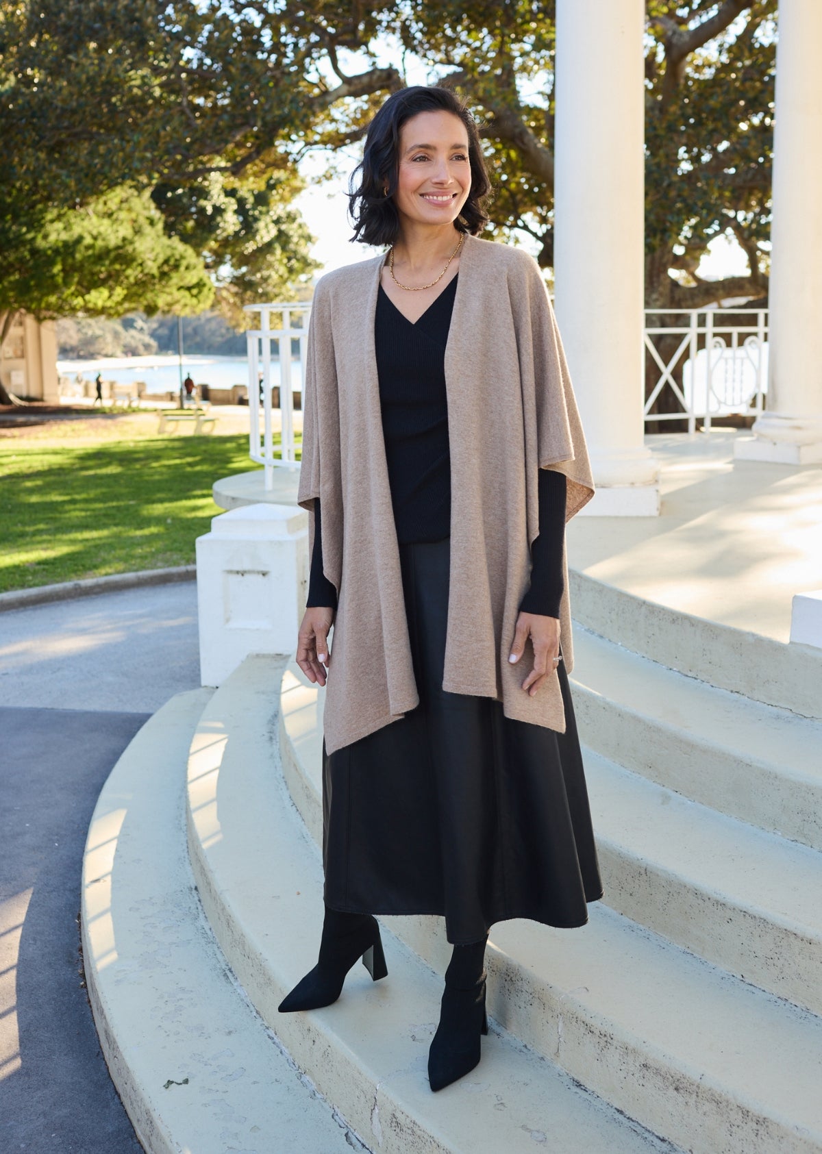 SIENNA KNIT SHAWL - LATTE