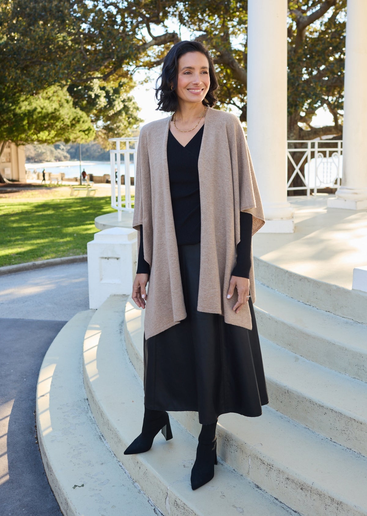 SIENNA KNIT SHAWL - LATTE