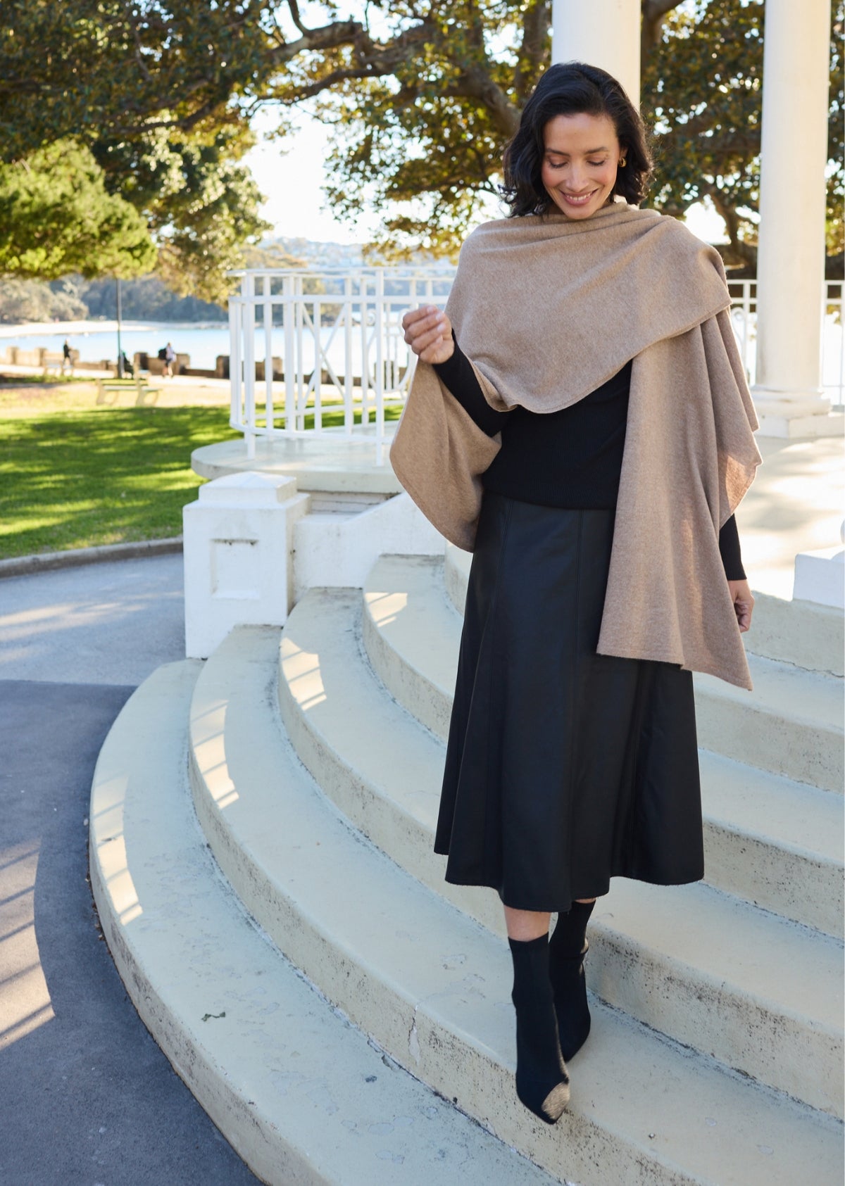SIENNA KNIT SHAWL - LATTE