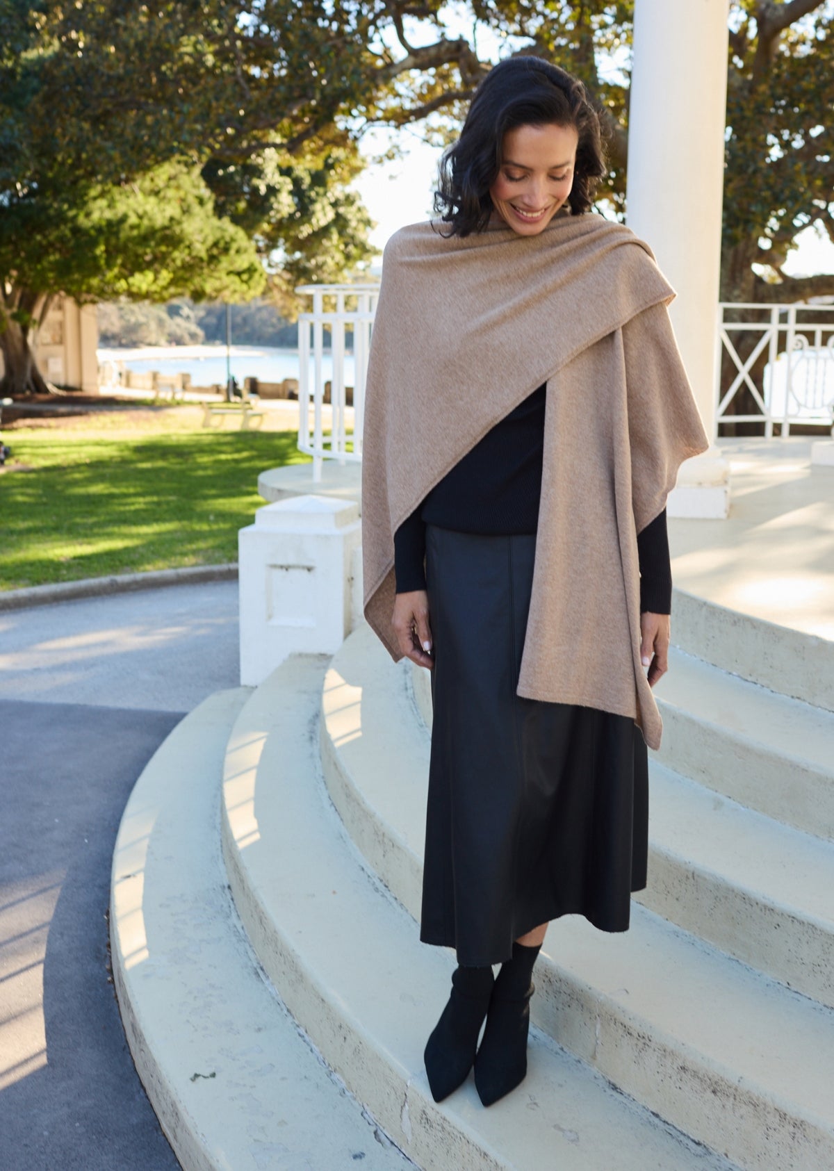 SIENNA KNIT SHAWL - LATTE