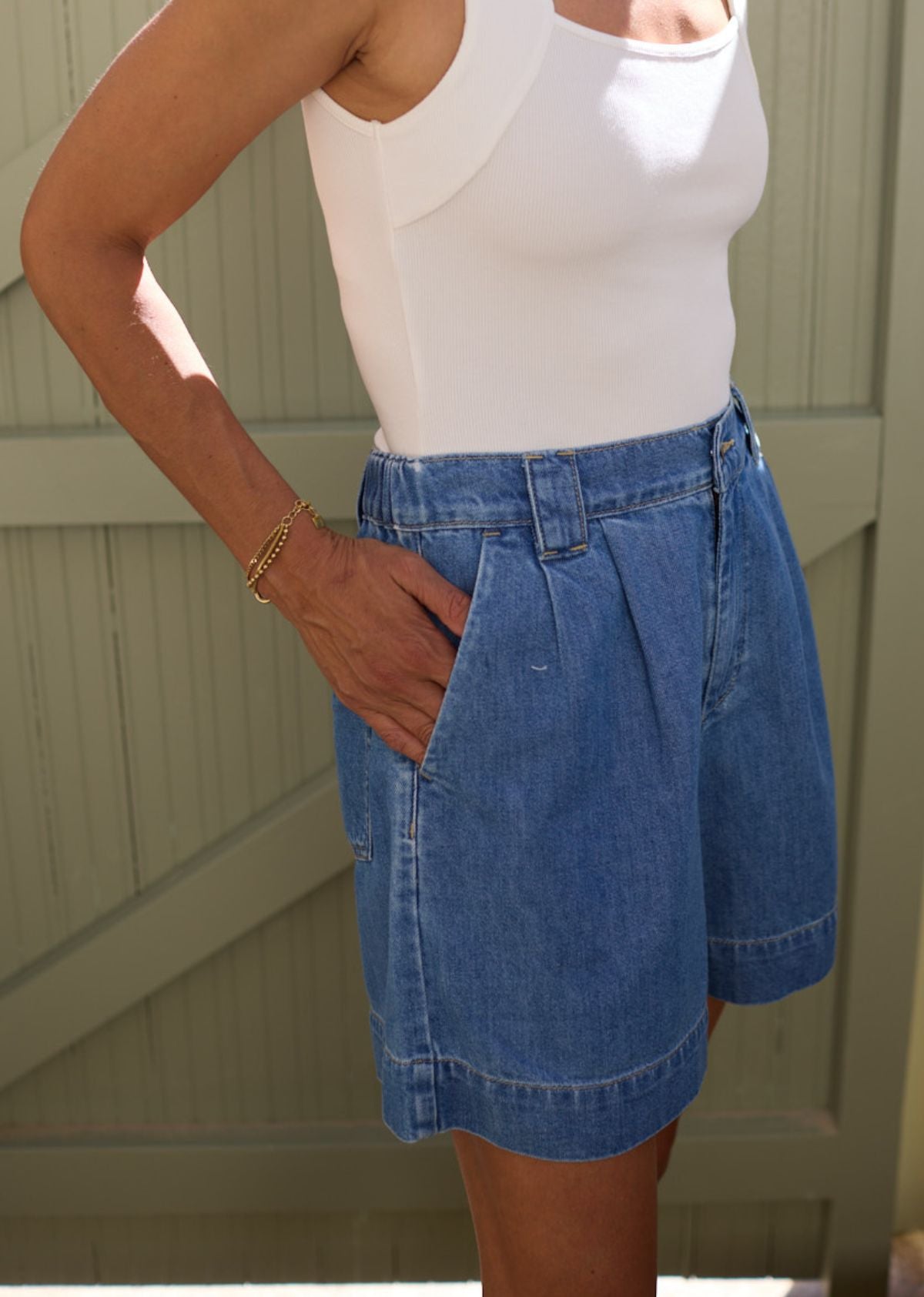 TOTTIE DENIM SHORT - MID BLUE